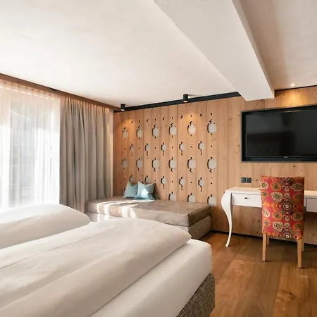 Ξενοδοχείο Sonnenhof Centrum 4*